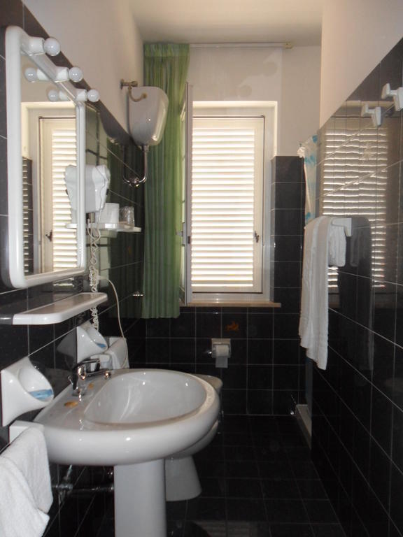 Fattoria Cerreto Hotel Mosciano SantʼAngelo Værelse billede