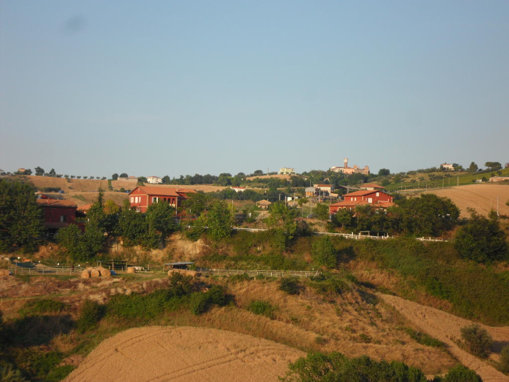 Fattoria Cerreto Hotel Mosciano SantʼAngelo Eksteriør billede